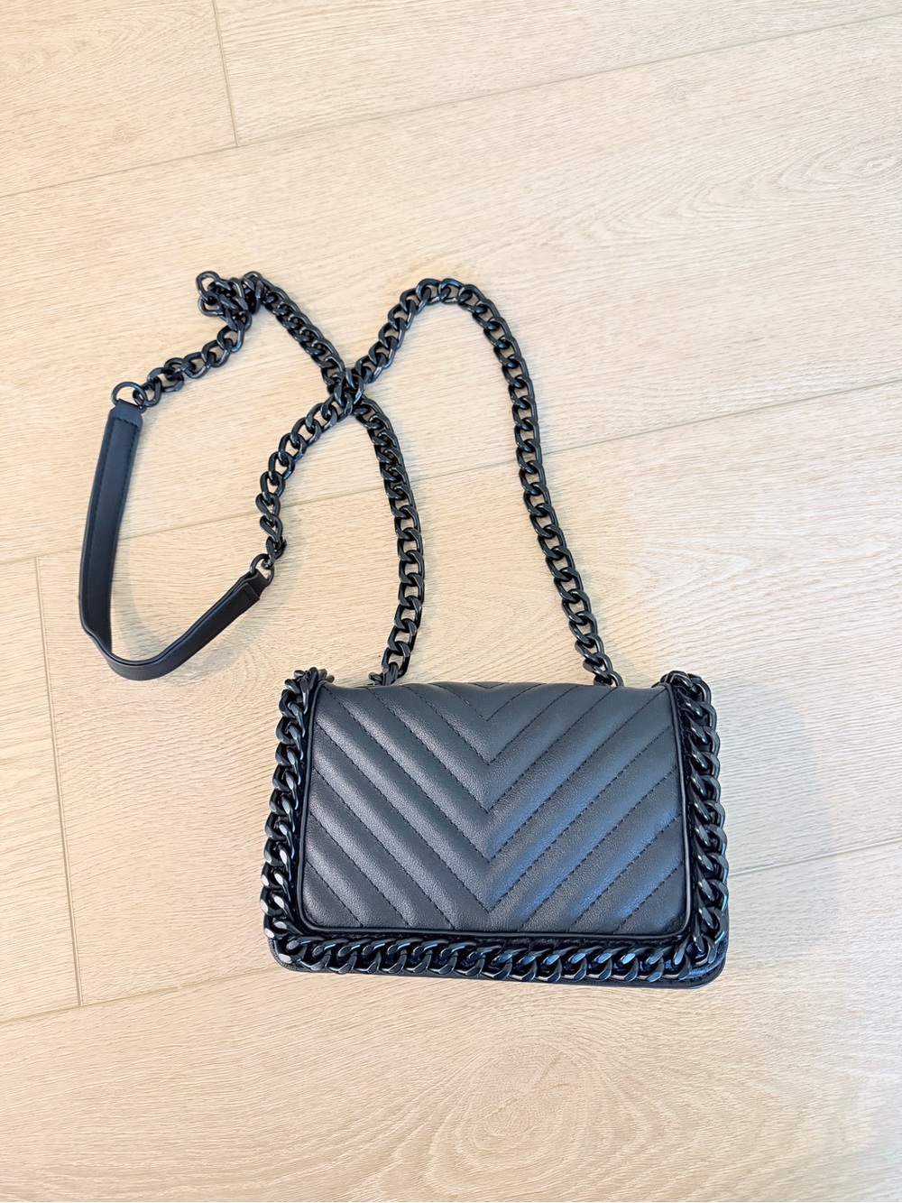 Aldo Chevron Chain Crossbody Bag in Black
